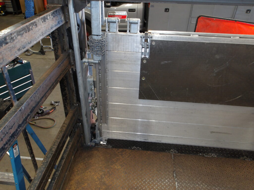 Airgas Maxon Liftgate